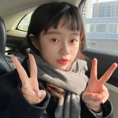 如月微笑